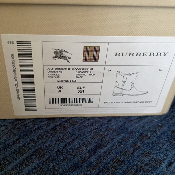 Black leather Burberry boots . Size 9 - Picture 4 of 8